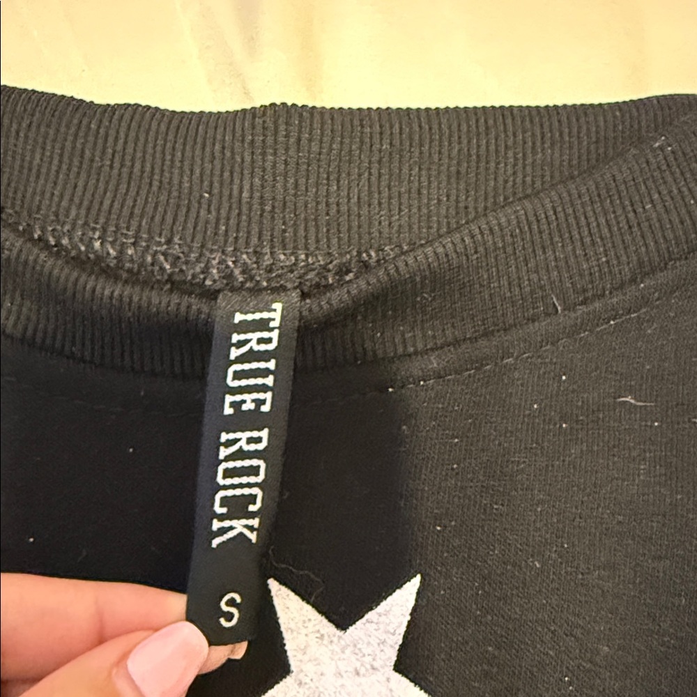 TRUE ROCK Black Star Pattern Sweater - Picture 3 of 4